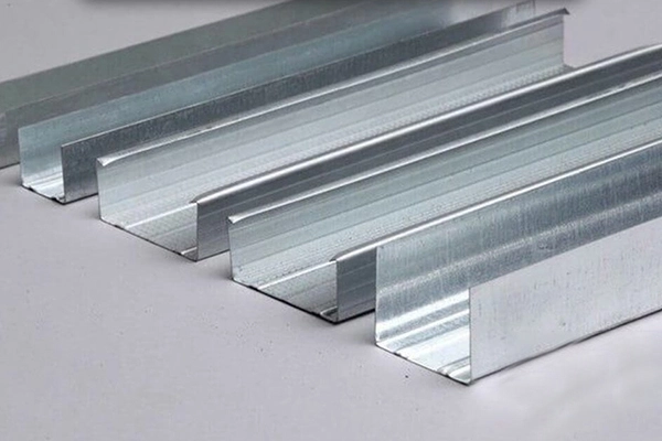 تفاوت‌های اصلی ناودانی سنگین و سبک